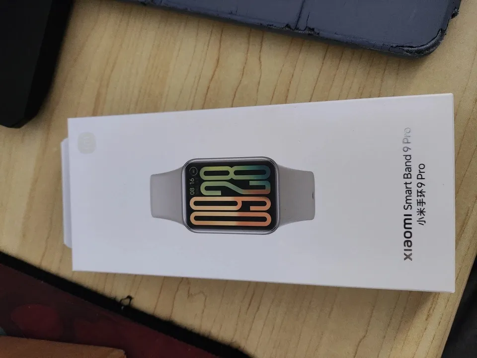 XiaoMi Smart Band 9 Pro Review 1