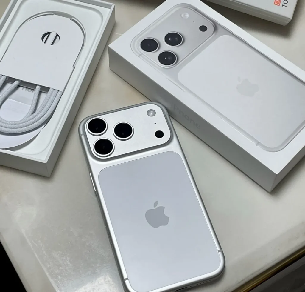 iphone 17 colors​ white 01